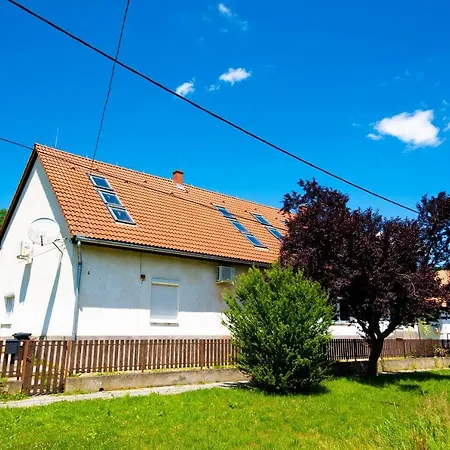 Garden - Balaton Szolad